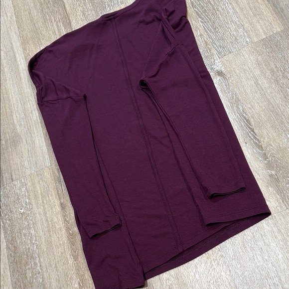 ATHLETA SZ S CloudLight Relaxed Asym Burgundy Long Sleeve Top - Picture 5 of 7